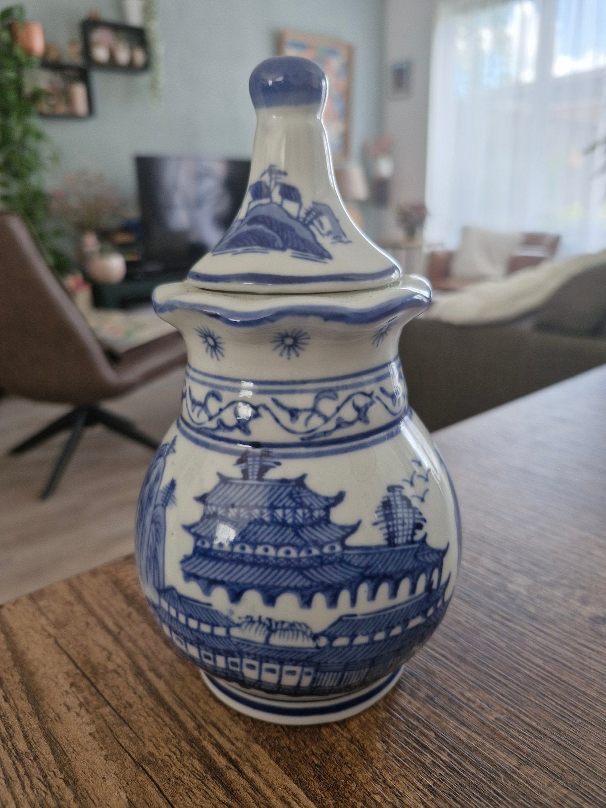 Chinees porseleinen dekselvaasje, Ophalen of Verzenden
