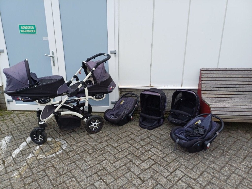 BabyActive Twinni Complete set plus autostoeltjes en zitjes, -, -, Zo goed als nieuw, Combiwagen
