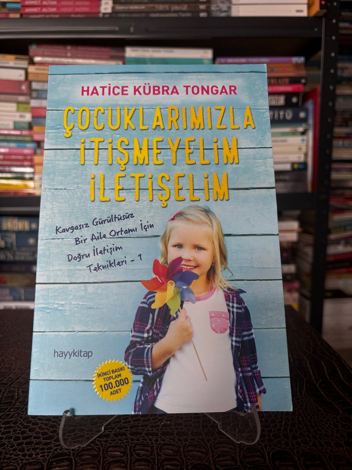 Hatice Kübra Tongar - Çocuklarımızla İtişmeyelim İletişelim, Ophalen of Verzenden, Zo goed als nieuw, Opvoeding tot 6 jaar