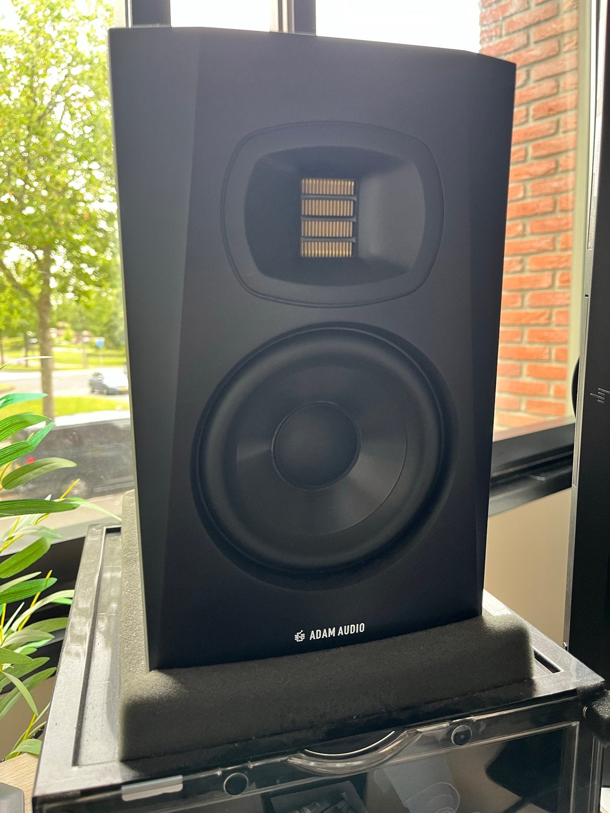 Adam Audio T5V Studio Monitoren met Kabels, Ophalen of Verzenden, Zo goed als nieuw, 60 tot 120 watt, Overige merken