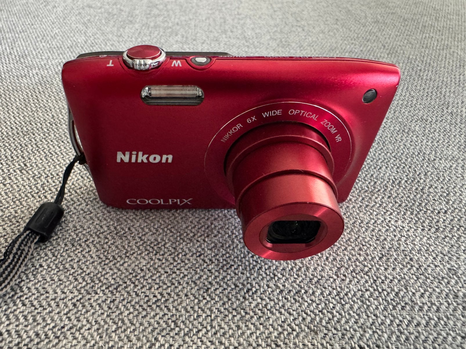 Nikon Coolpix S3300 - Rode Digicam, Audio, Tv en Foto, Fotocamera's Digitaal, Ophalen of Verzenden, Gebruikt, Compactcamera, Nikon