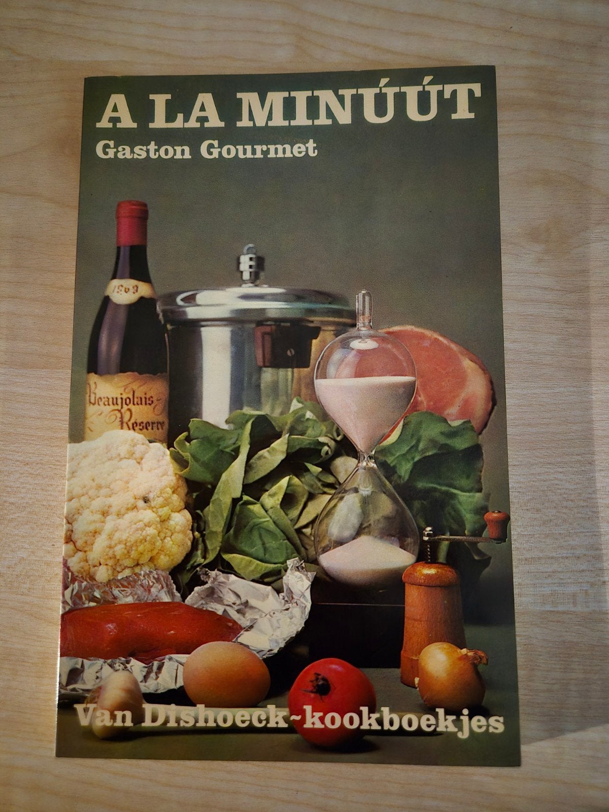 Retro Kookboek: A la minúút - Gaston Gourmet (Van Dishoeck), Ophalen of Verzenden, Gelezen, Hoofdgerechten