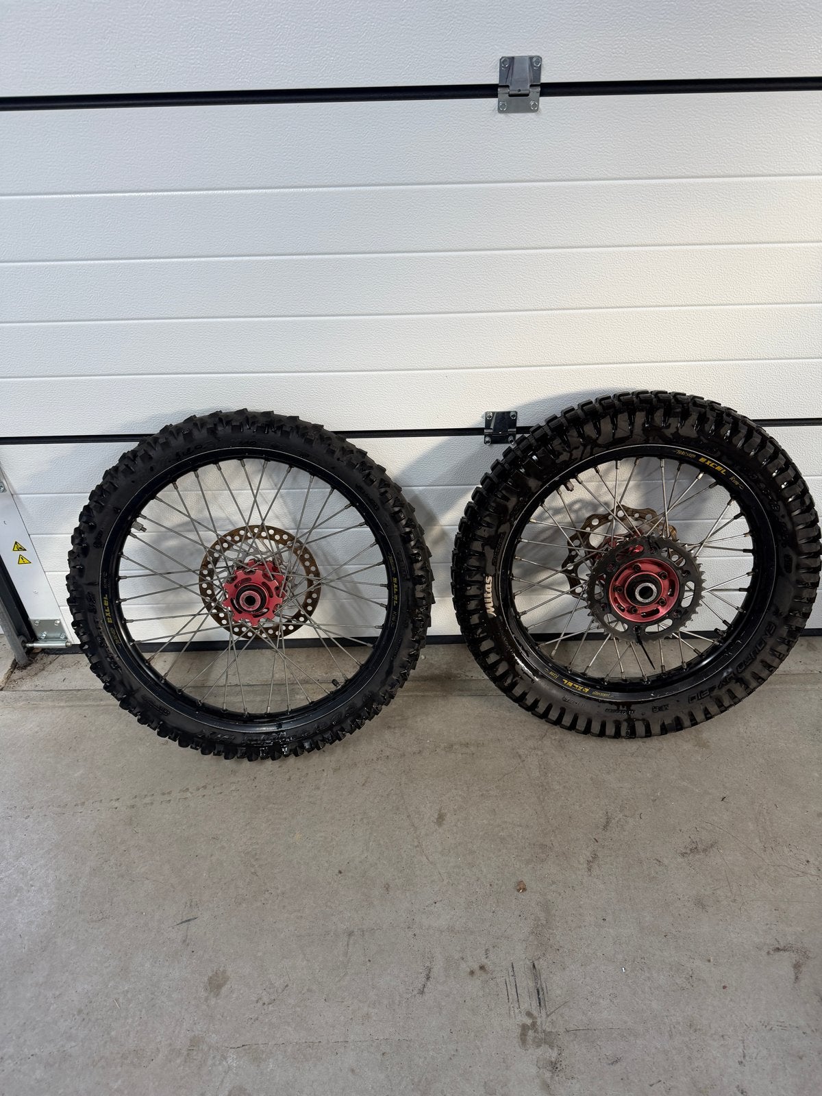 Honda CRF Wielen - Excel velgen, compleet met banden, Ophalen, Gebruikt