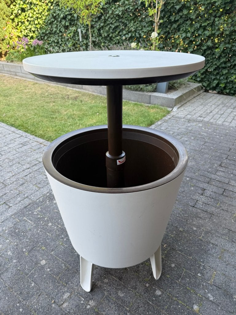 Keter Coolbar - Partytafel (wit), Ophalen, Gebruikt, Rond, Kunststof
