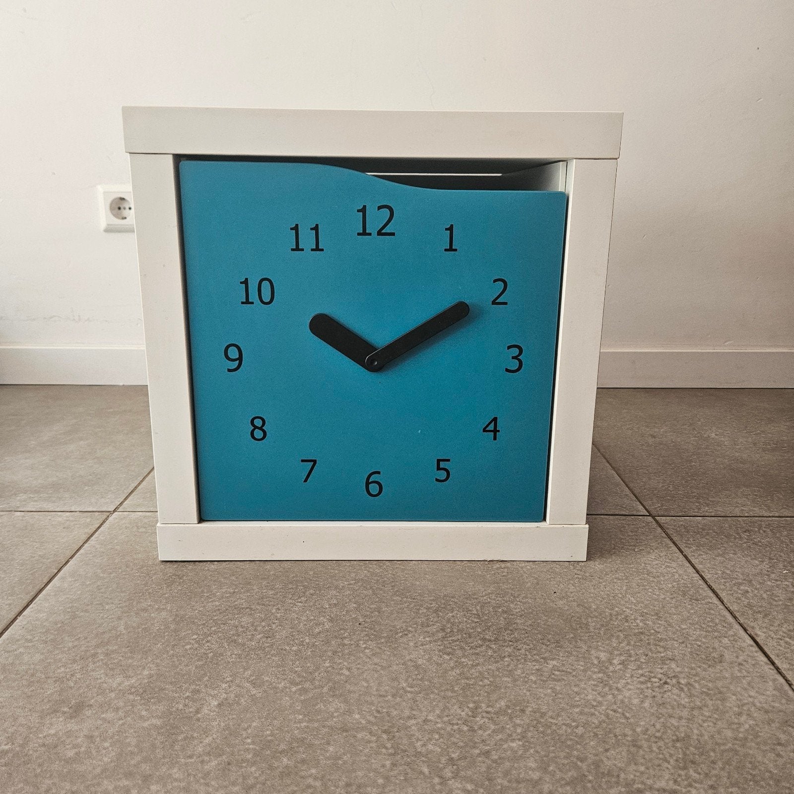 ikea kallax met klok deurtje, Ophalen, Minder dan 50 cm, Zo goed als nieuw, Minder dan 100 cm