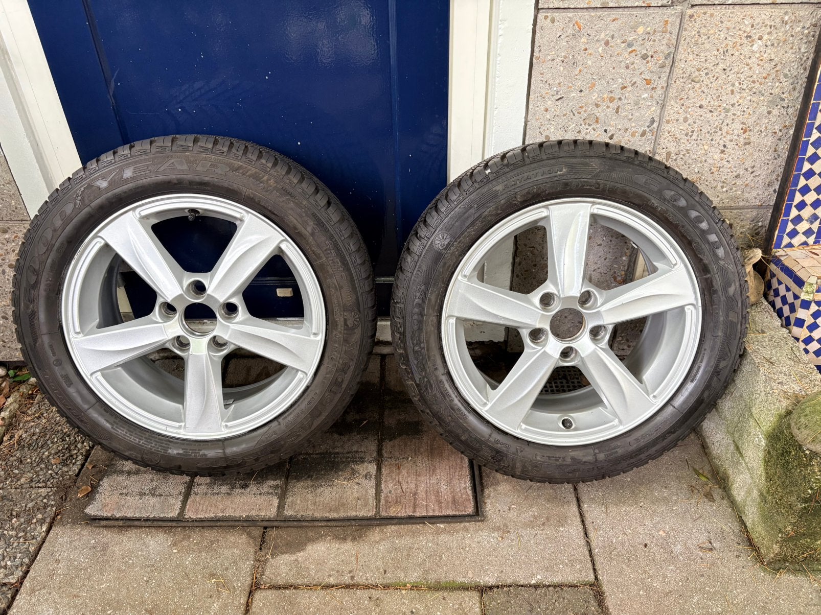 Good-year 4 seasons volvo 16 inch lichtmetalen velgen, Ophalen of Verzenden