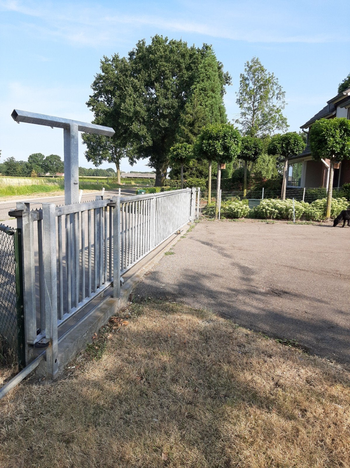 Heras verzinkte rolpoort, Ophalen, Met poort, Gebruikt, Spijlenhekwerk