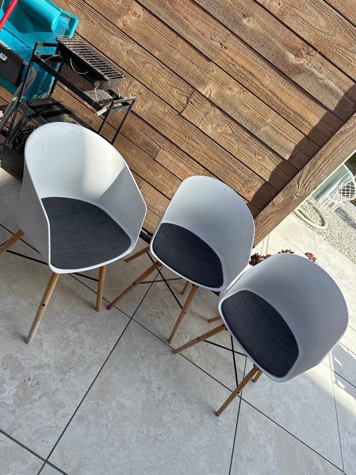 Set van 3 moderne stoelen met houten poten, Ophalen, Gebruikt, Drie, Wit