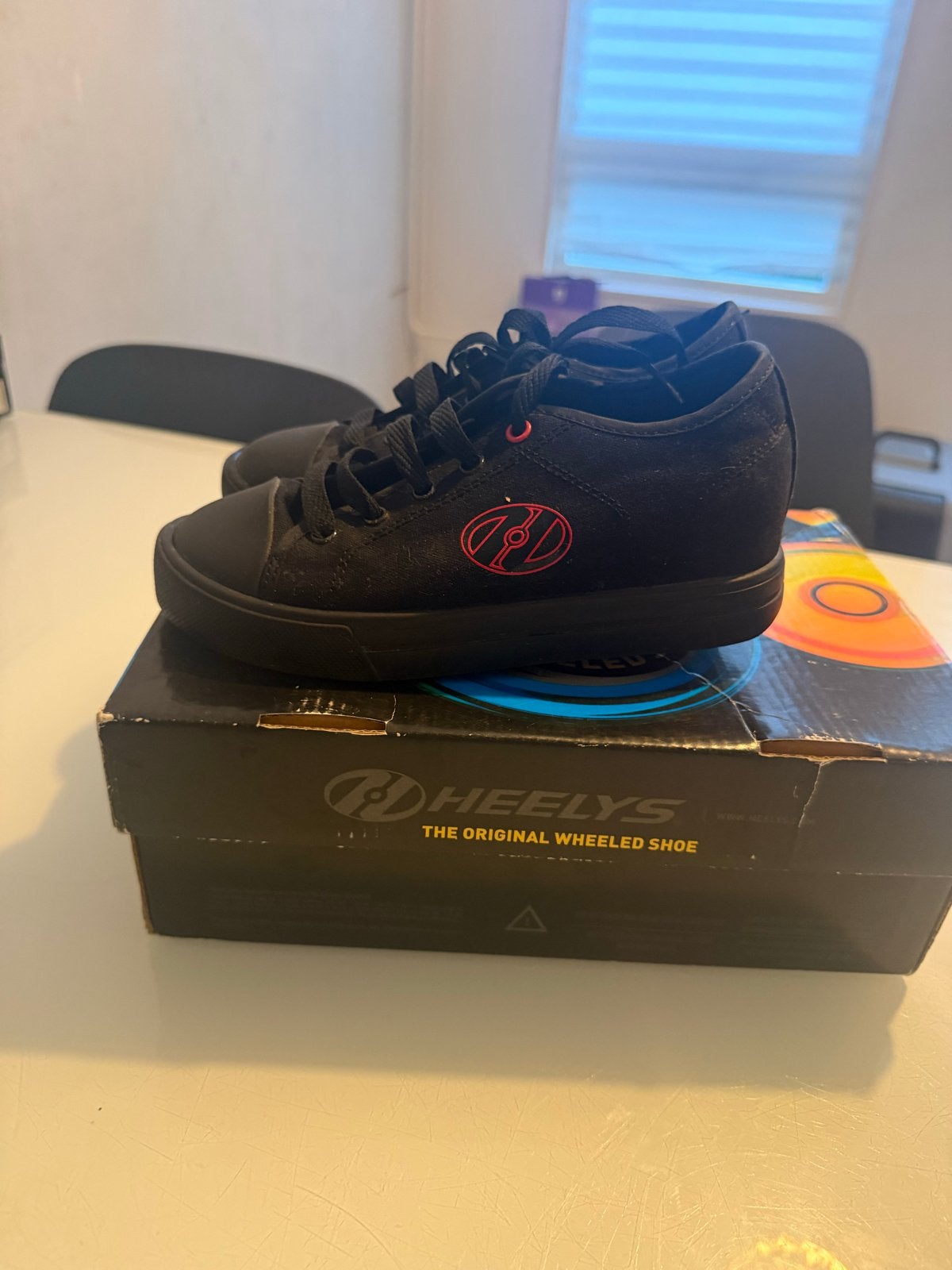 Heelys rolschoenen - Zwart met rode details maat 33, Ophalen of Verzenden, Zo goed als nieuw, Kinderen