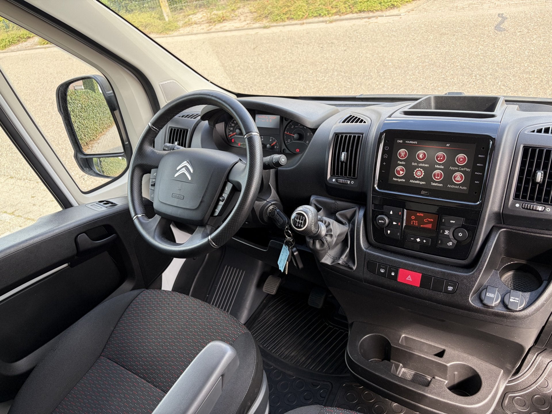 Citroën Jumper 2.2 BlueHDi 140PK E6 L3H2 3.3t ✓ 3-zits, Auto's, Voorwielaandrijving, Stof, Gebruikt, 4 cilinders