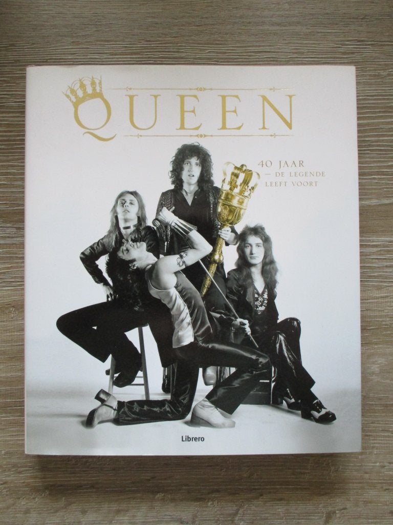 Queen 40 jaar de legende leeft voort, Ophalen of Verzenden, Gelezen, Artiest
