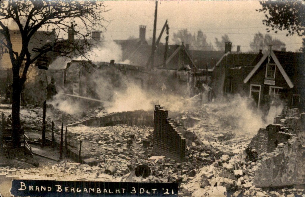 Bergambacht - Brand - Fotokaart - 1921, Verzamelen, Ansichtkaarten | Nederland, Ophalen of Verzenden, 1920 tot 1940, Ongelopen