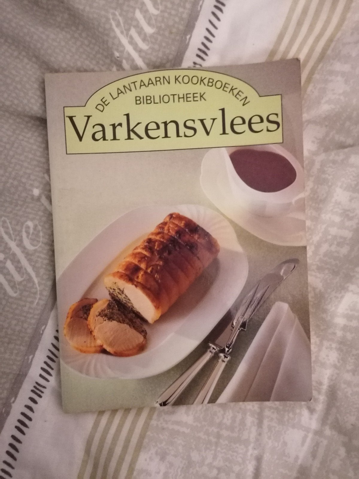 Varkensvlees Kookboek - De Lantaarn Kookboeken Bibliotheek, Ophalen of Verzenden, Hoofdgerechten, Europa, Onbekend