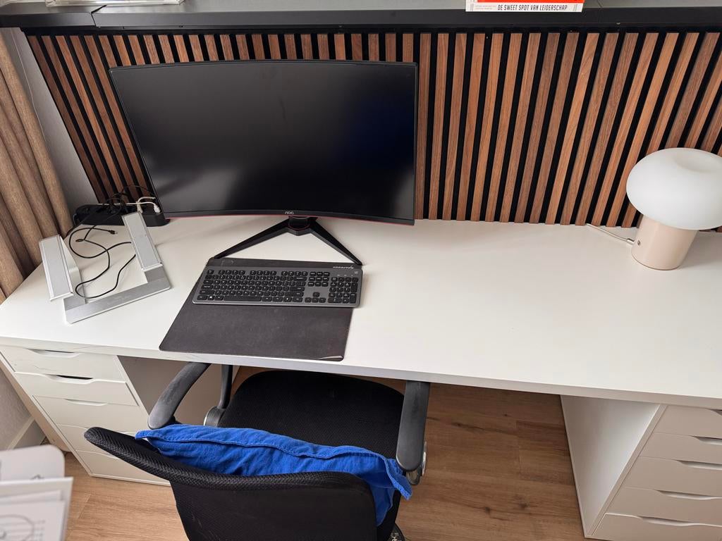 IKEA BUREAU - Wit met Lades, Ophalen, Met lades, Spaanplaat of MDF, Zo goed als nieuw