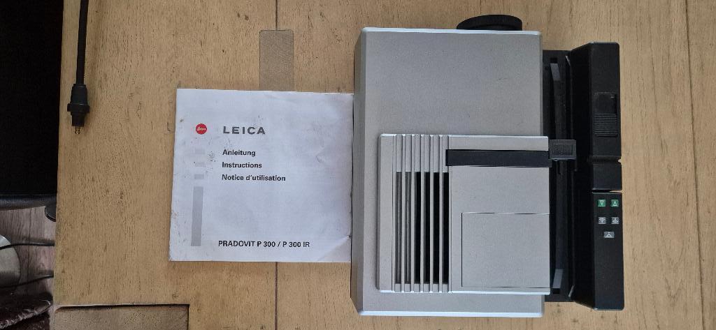 diaprojector Leica, type Pradovit P300, Ophalen, Zo goed als nieuw