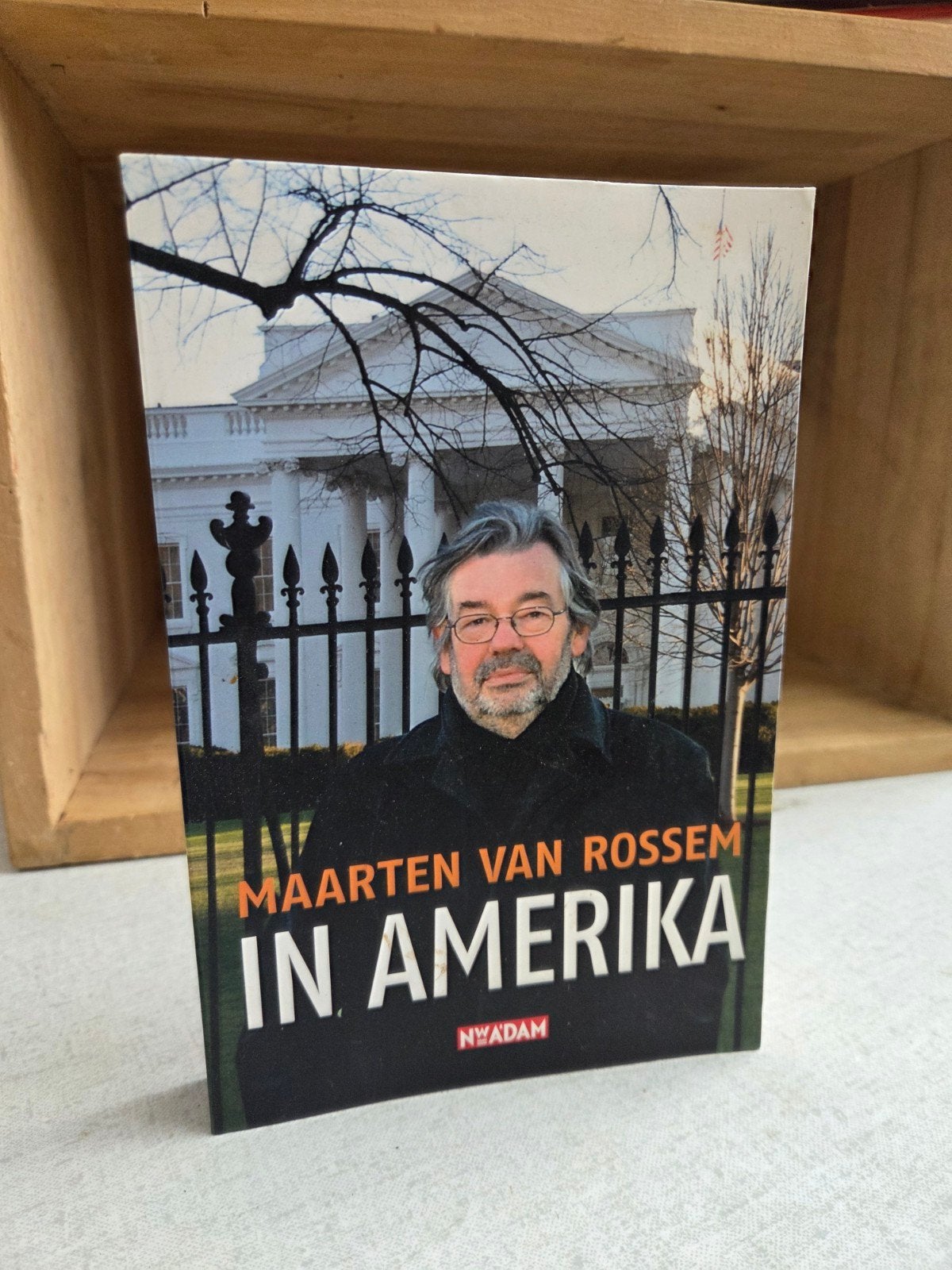 Maarten van Rossem - In Amerika (Boek), Ophalen of Verzenden, 20e eeuw of later, Gelezen, Maarten van Rossem