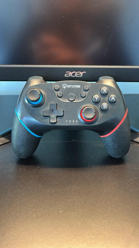 Nintendo gaming controller, Computers en Software, Joysticks, Ophalen of Verzenden, Zo goed als nieuw