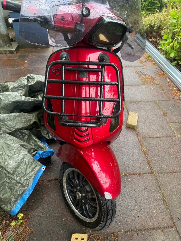 Vespa Scooter 55KM/u Geel Kenteken – Rijdt Top!, Fietsen en Brommers, Ophalen, Benzine
