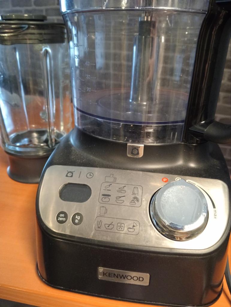 Kenwood Keukenmachine multipro XL, Witgoed en Apparatuur, Keukenmixers, 4 liter of meer, Ophalen, Zo goed als nieuw, 3 snelheden of meer