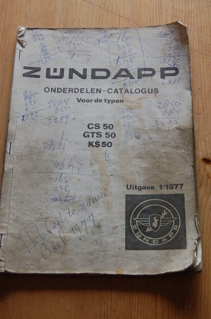 Zundapp CS50-GTS50-KS50 onderdelenboek uitgave 1-1977, Fietsen en Brommers, Ophalen of Verzenden, Gebruikt