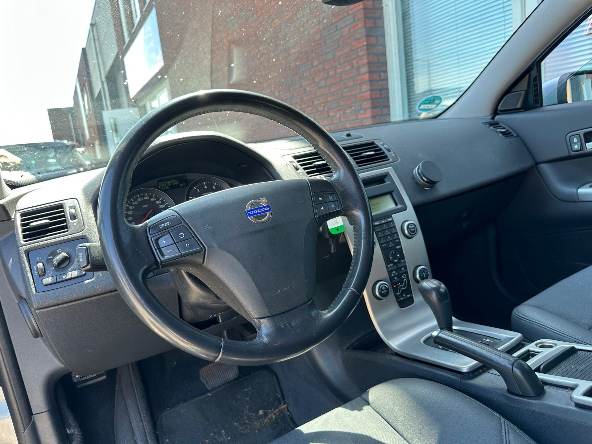 Volvo C30 2.4i Momentum / Airco / LM / NAP / AUT, Auto's, Metallic lak, Gebruikt, 4 stoelen, Bedrijf