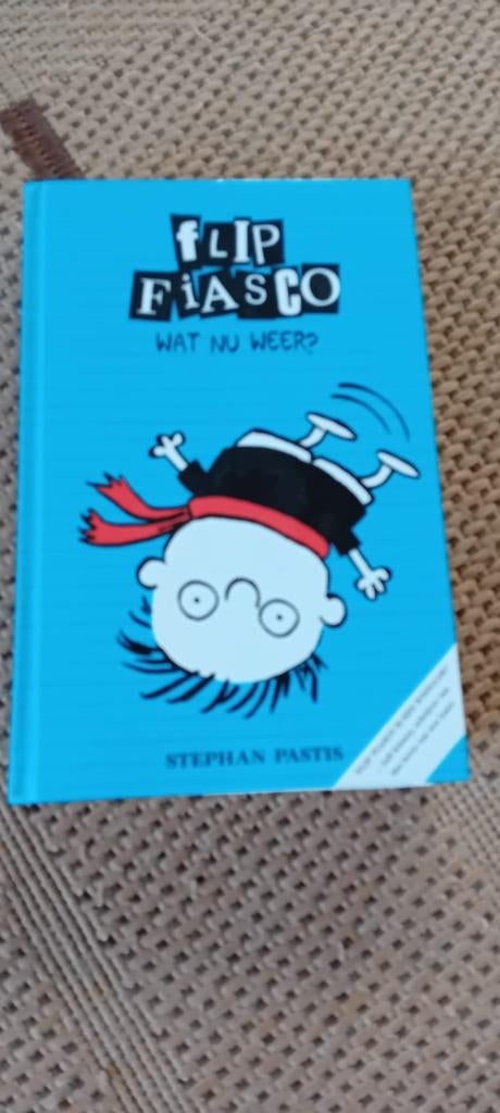 Flip Fiasco, Wat nu weer?, Boeken, Ophalen of Verzenden, Nieuw, Stephan Pastis, Cabaret