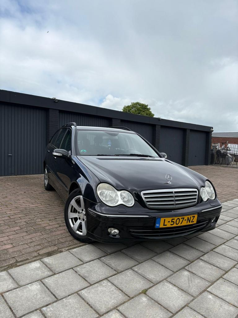 Mercedes-Benz C-Klasse 1.8 C180 Kompr Combi AUT 2005 Zwart, Auto's, Automaat, Achterwielaandrijving, 1796 cc, Zwart