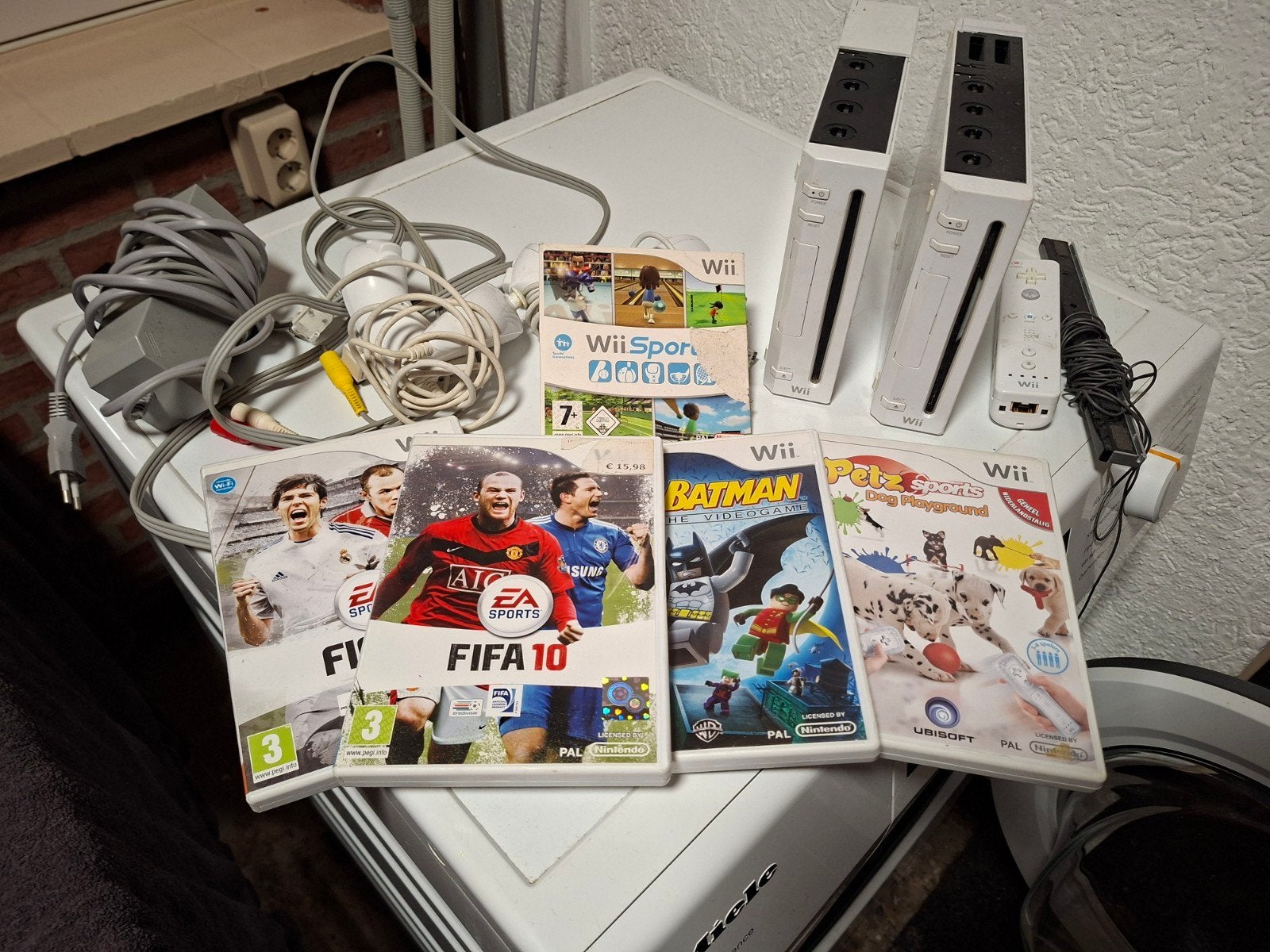 Wii console set met 2 consoles, controllers en games, Ophalen of Verzenden, Gebruikt, Met 1 controller, Met games
