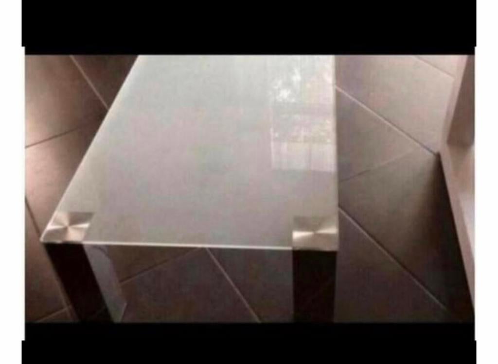 Glazen salontafel met metalen poten, Huis en Inrichting, 100 tot 150 cm, Minder dan 50 cm, Rechthoekig, 50 tot 100 cm