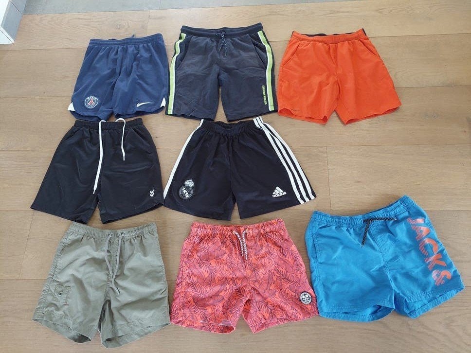5 korte broeken + 3 zwembroeken mt 140, Ophalen of Verzenden, Overige maten, Blauw