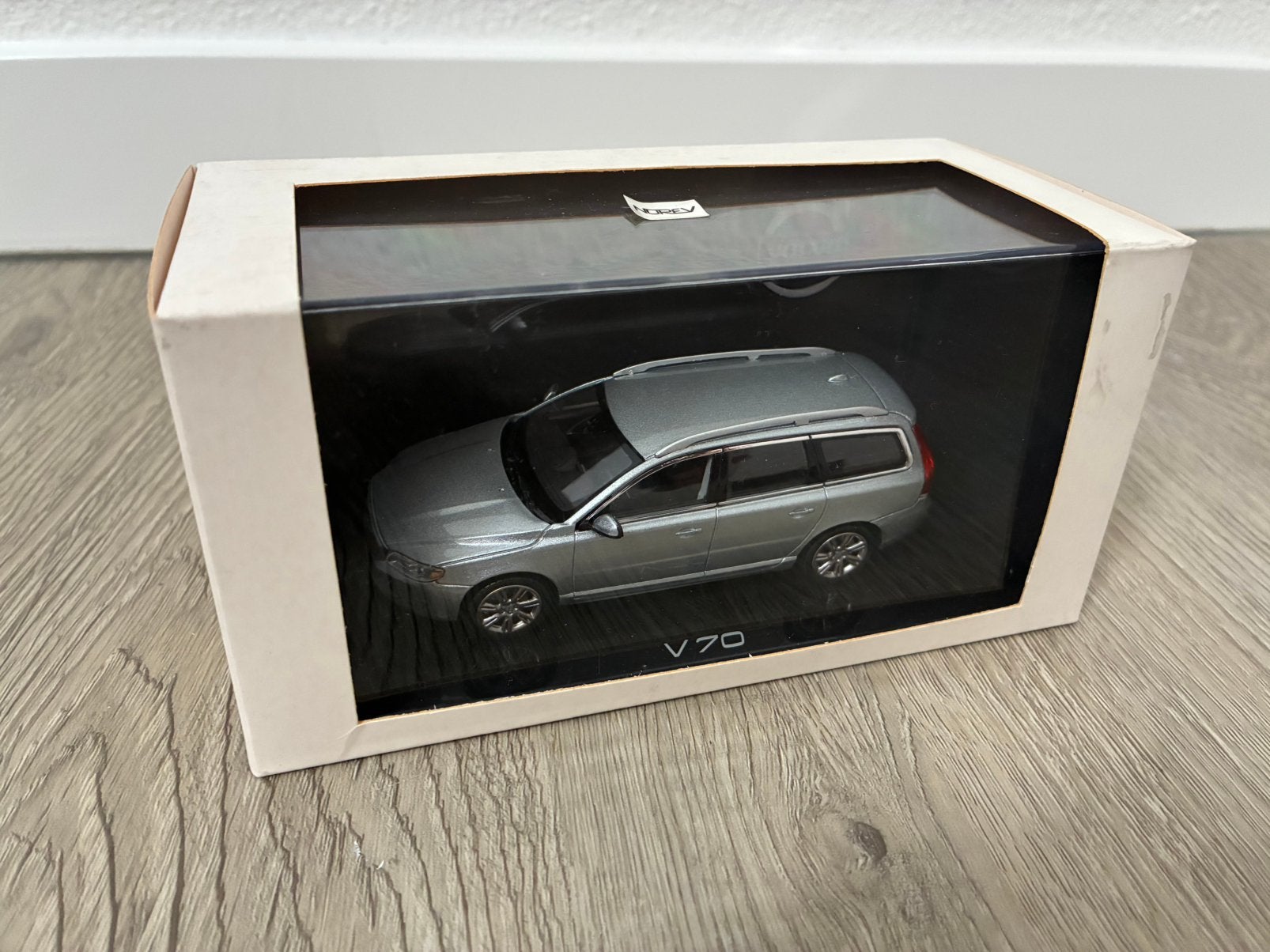 Volvo V70 Electric Silver - Norev 1:43, Ophalen of Verzenden, Zo goed als nieuw, Auto, Norev