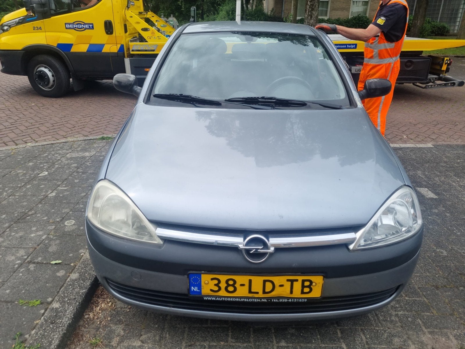 Opel Corsa 1.2 16V 3D 2002 Grijs, Voorwielaandrijving, 450 kg, 74 pk, 31 €/maand