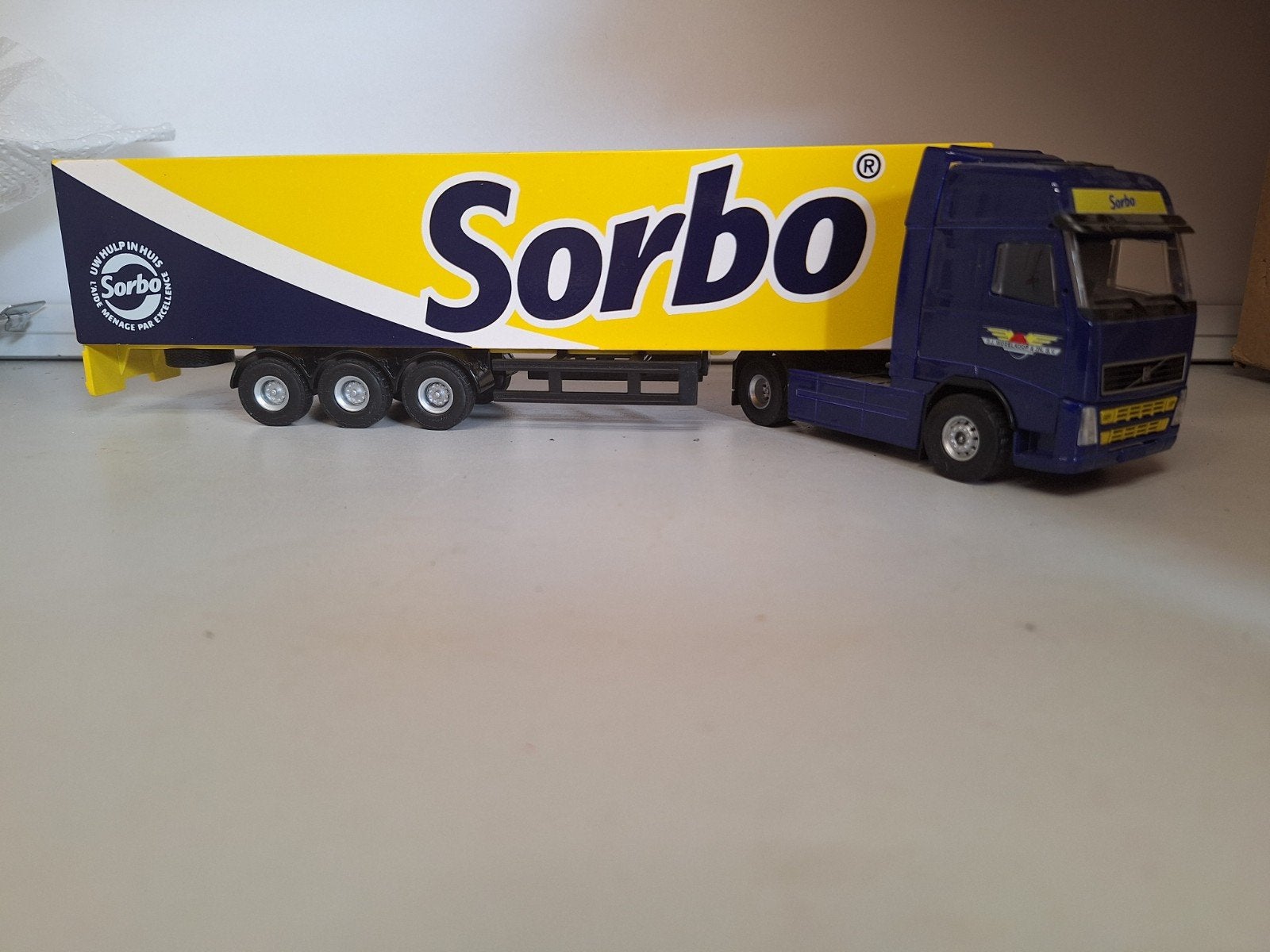 Modelvrachtwagen Volvo FH met oplegger, Ophalen of Verzenden, Zo goed als nieuw, Overige merken