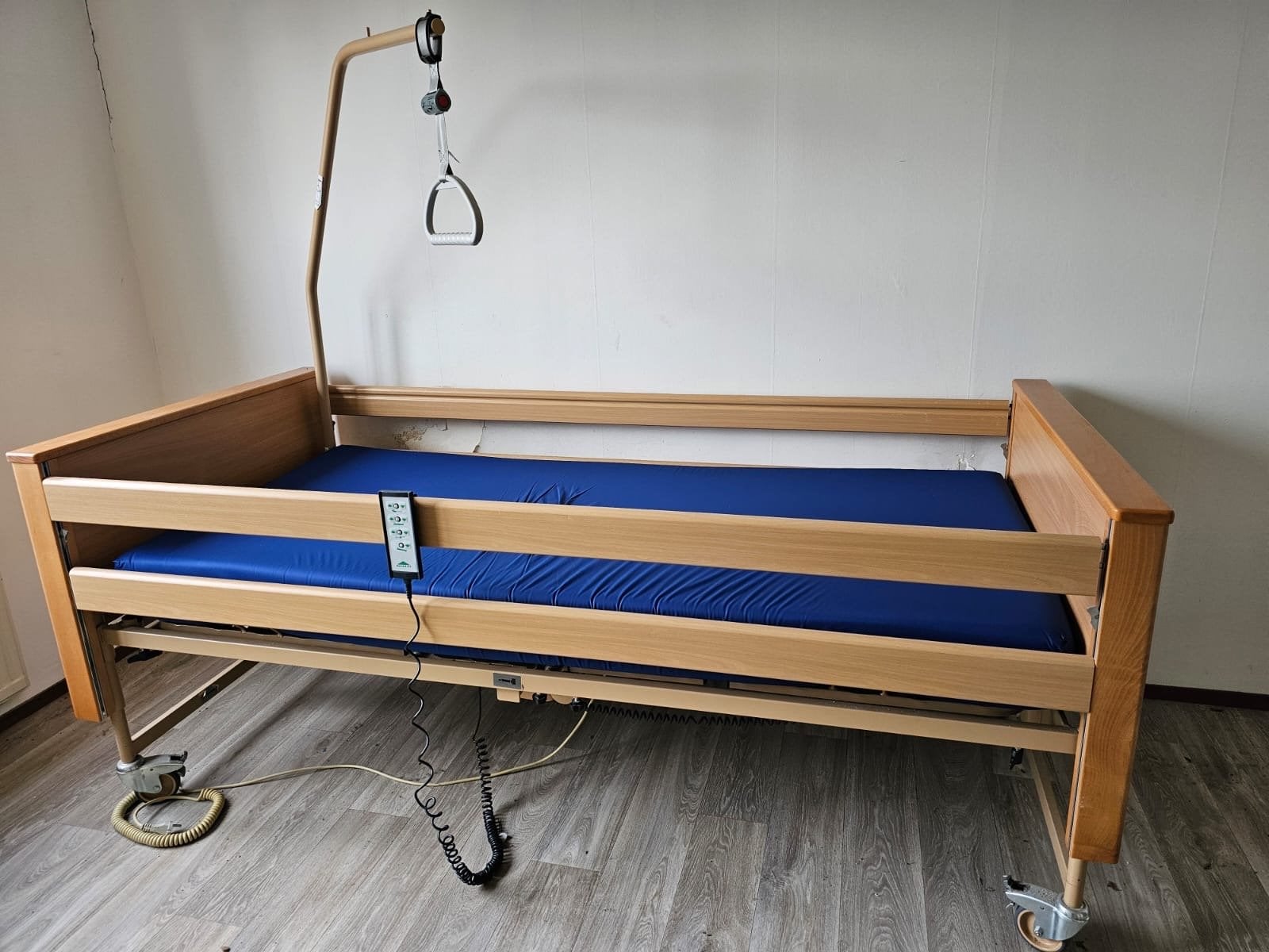 Burmeier Dali Elektrisch Hoog-laag thuiszorgbed, Ophalen, 90 cm, Eenpersoons, .