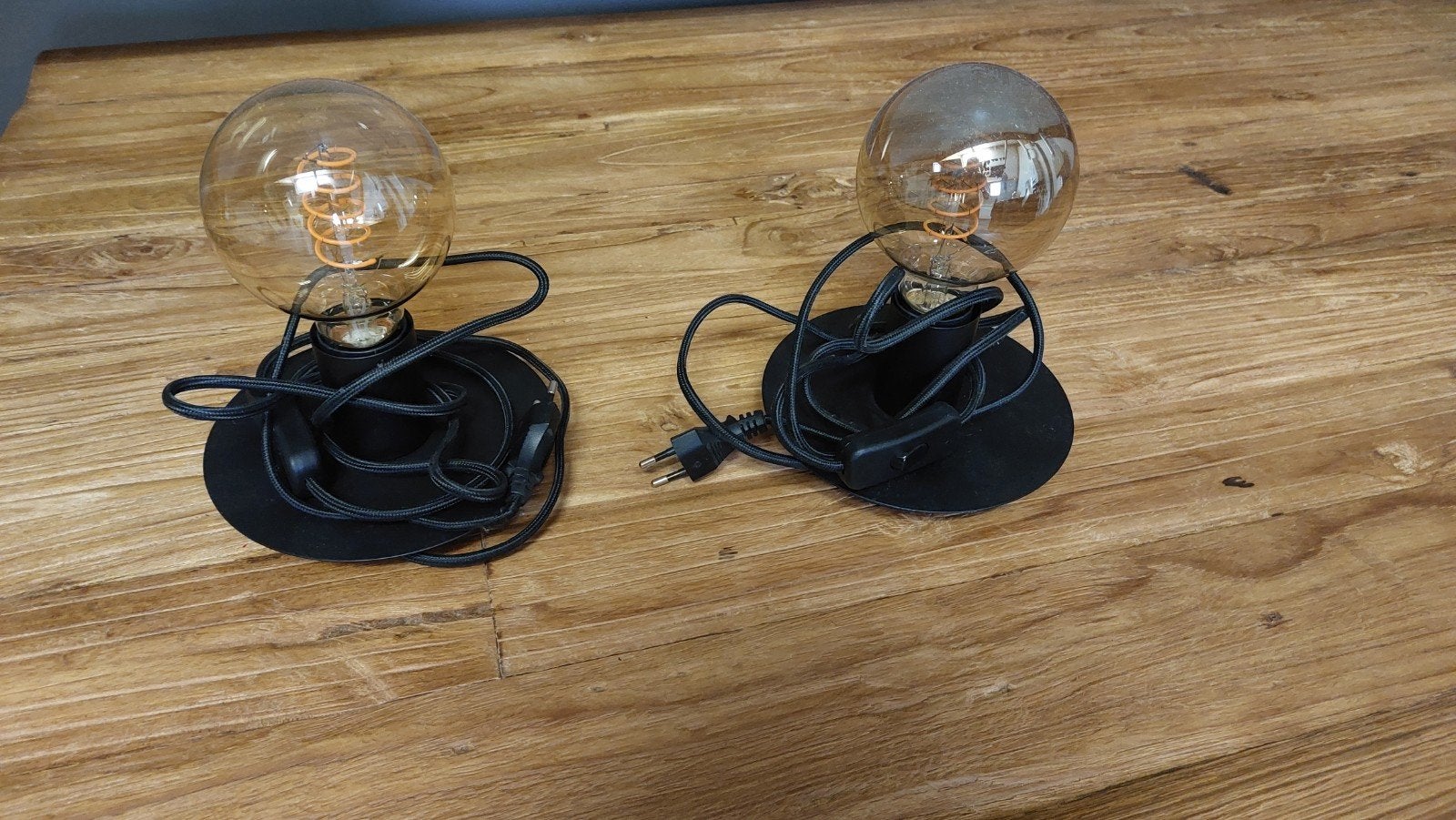 2x tafel lamp/ nachtkast lamp., Ophalen of Verzenden, Wit, Overige materialen