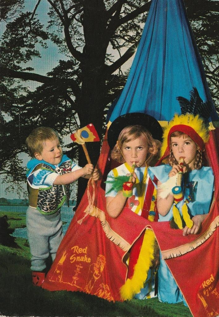 RETRO KINDEREN SPELEN INDIAAN JAREN 70 ZEER MOOIE KAART KN37, Ophalen of Verzenden, 1960 tot 1980, Ongelopen, Kinderen