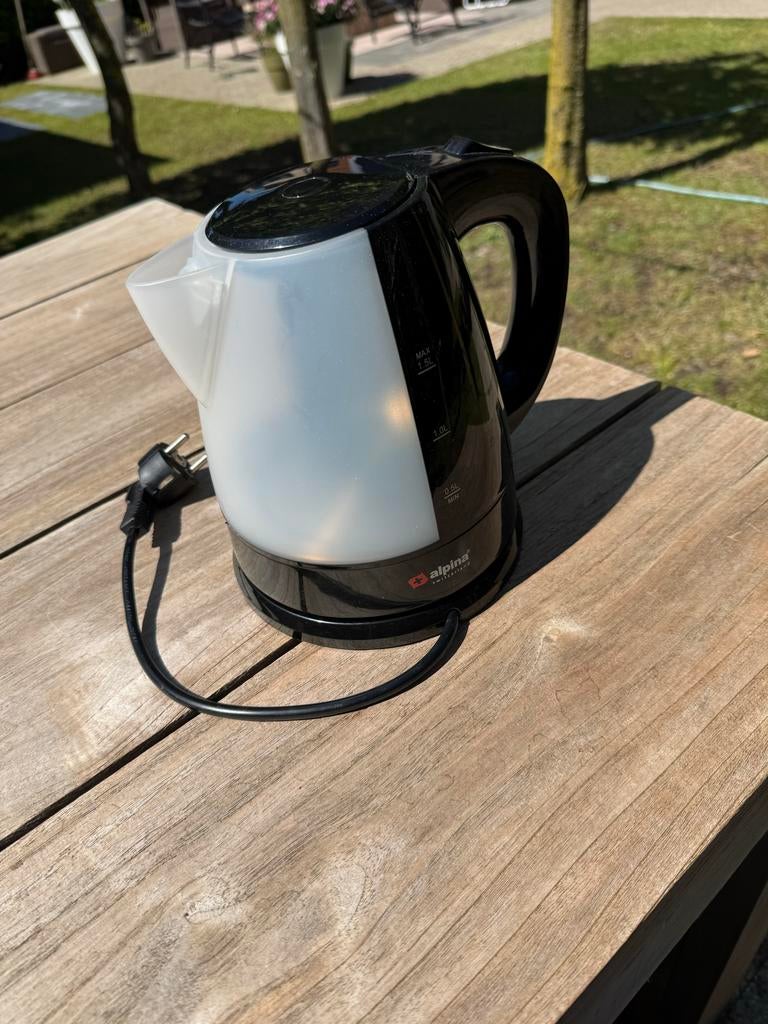 Alpina Lichtgewicht Waterkoker Zwart - Ideaal voor Camping, Witgoed en Apparatuur, Waterkokers, 1 tot 2 liter, Ophalen of Verzenden