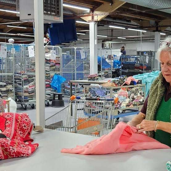 Opkoper kleding en schoenen, Ophalen of Verzenden, Zo goed als nieuw