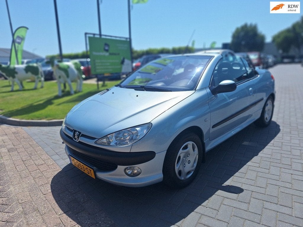Peugeot 206 CC 2.0-16V / Nette auto / Nieuwe APK bij aflever, Auto's, 136 pk, Gebruikt, 4 cilinders, Cabriolet