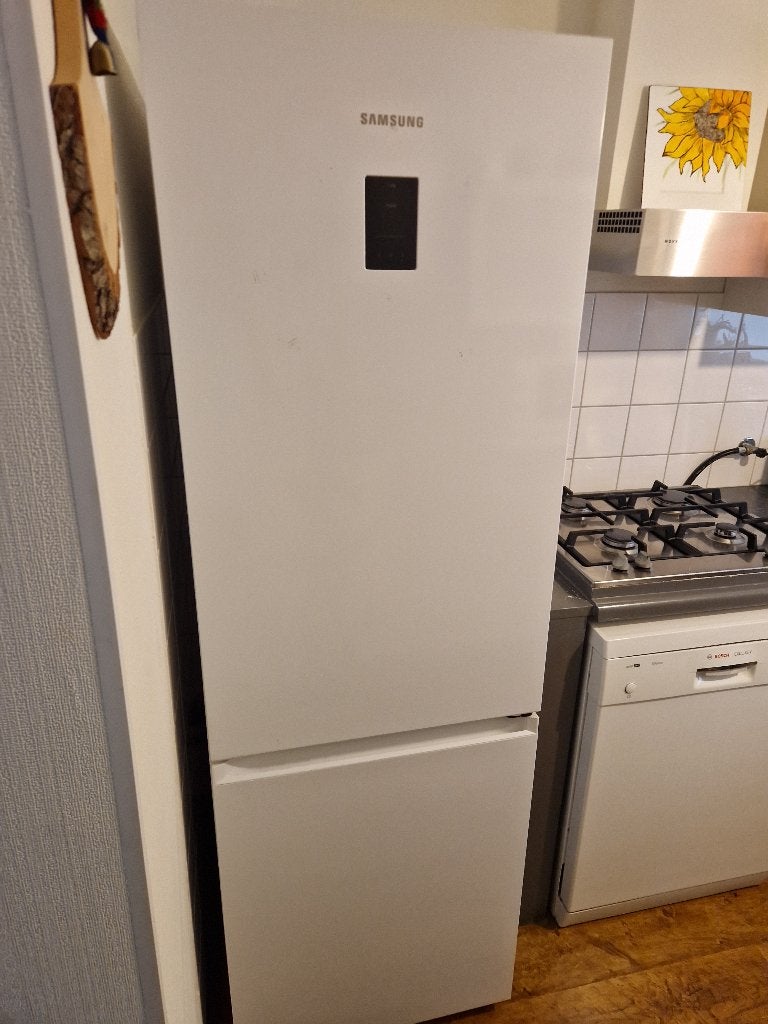 Hele nette koelkast te koop