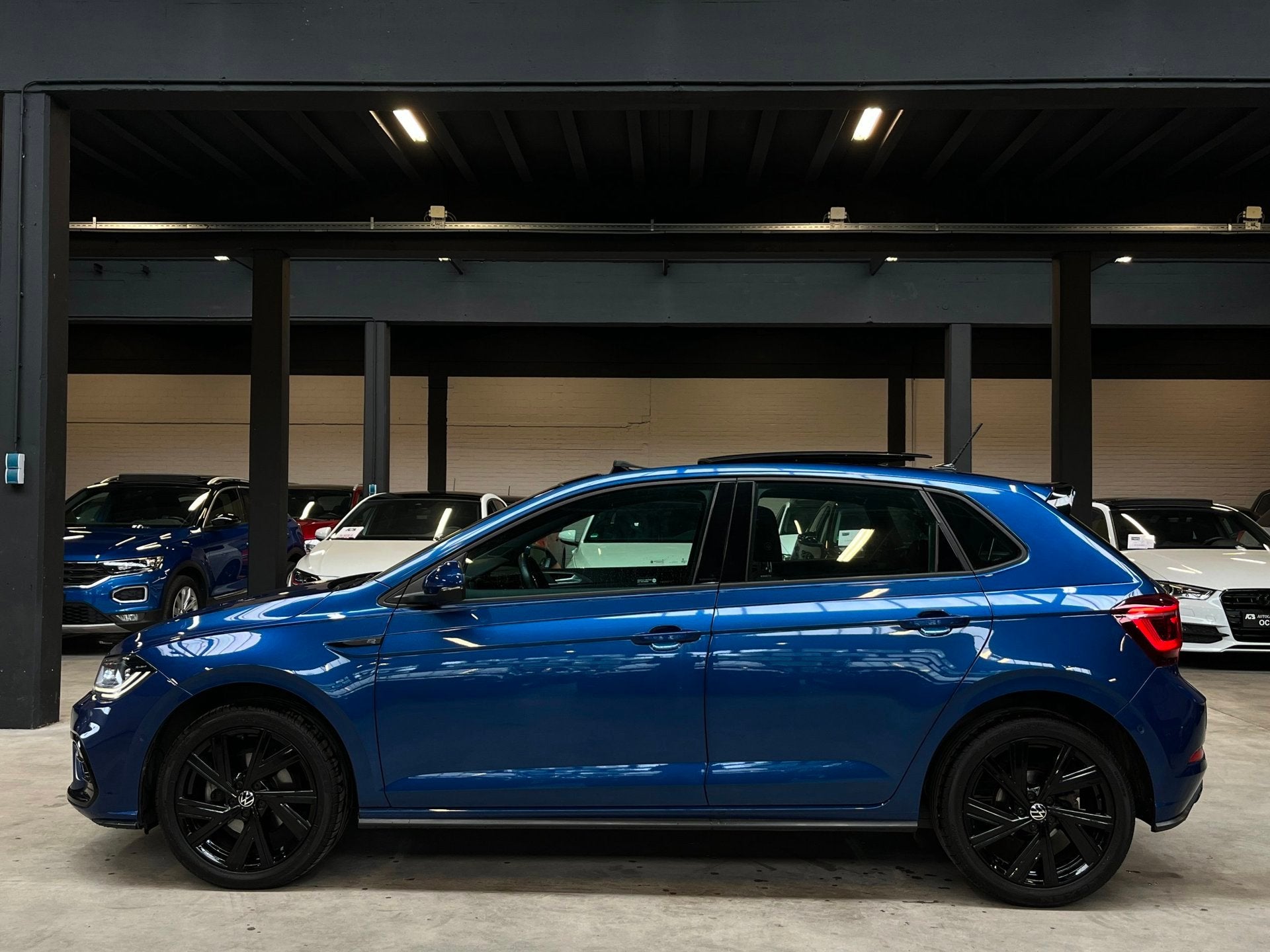 Volkswagen POLO 1.0 TSI R-Line Business Pano/Sfeer/Carplay/A, Auto's, Dealer onderhouden, Stof, Gebruikt, Euro 6