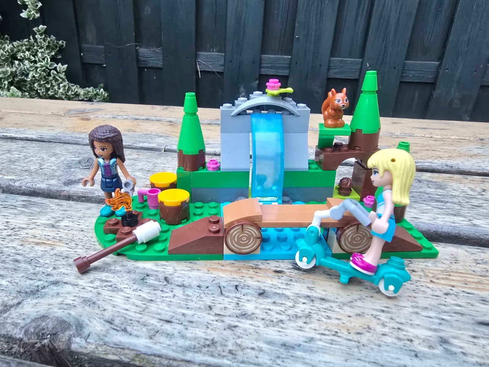 Lego Friends, 'Waterval in het bos' (setnummer 41677), Ophalen of Verzenden, Zo goed als nieuw
