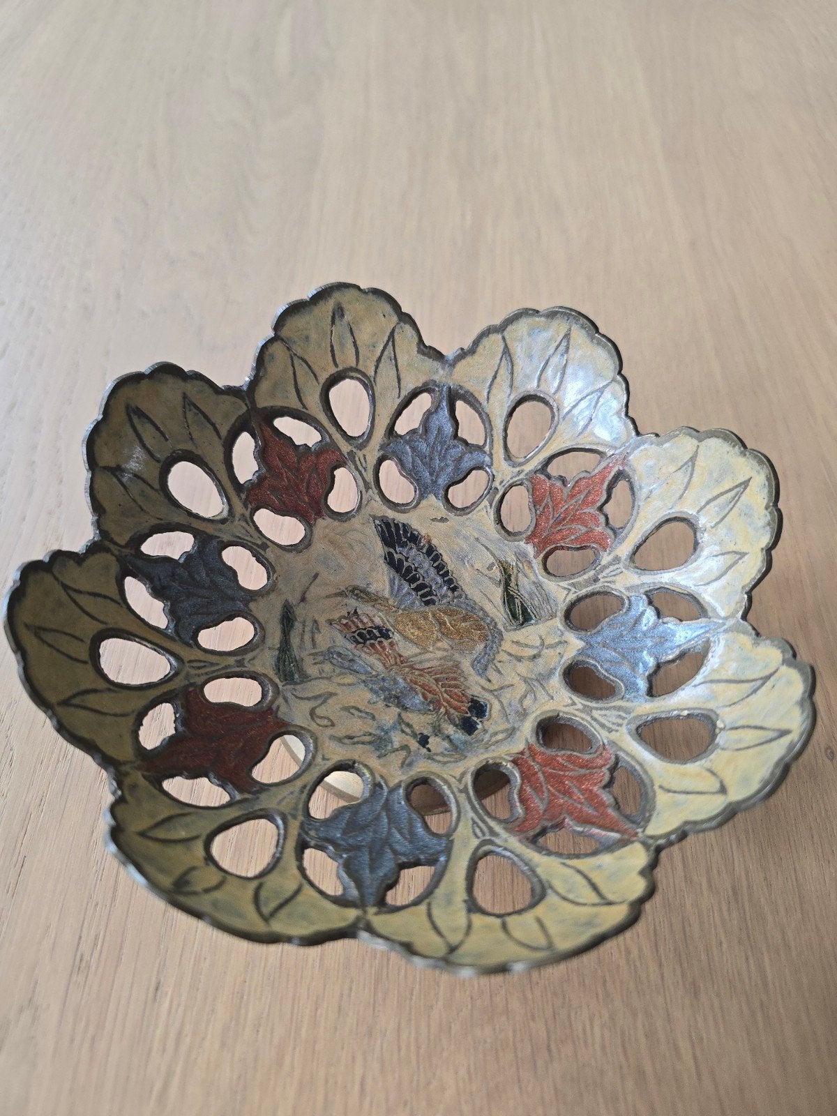 vintage opengewerkte messing schaal handbeschilder emaille, Ophalen of Verzenden, Koper
