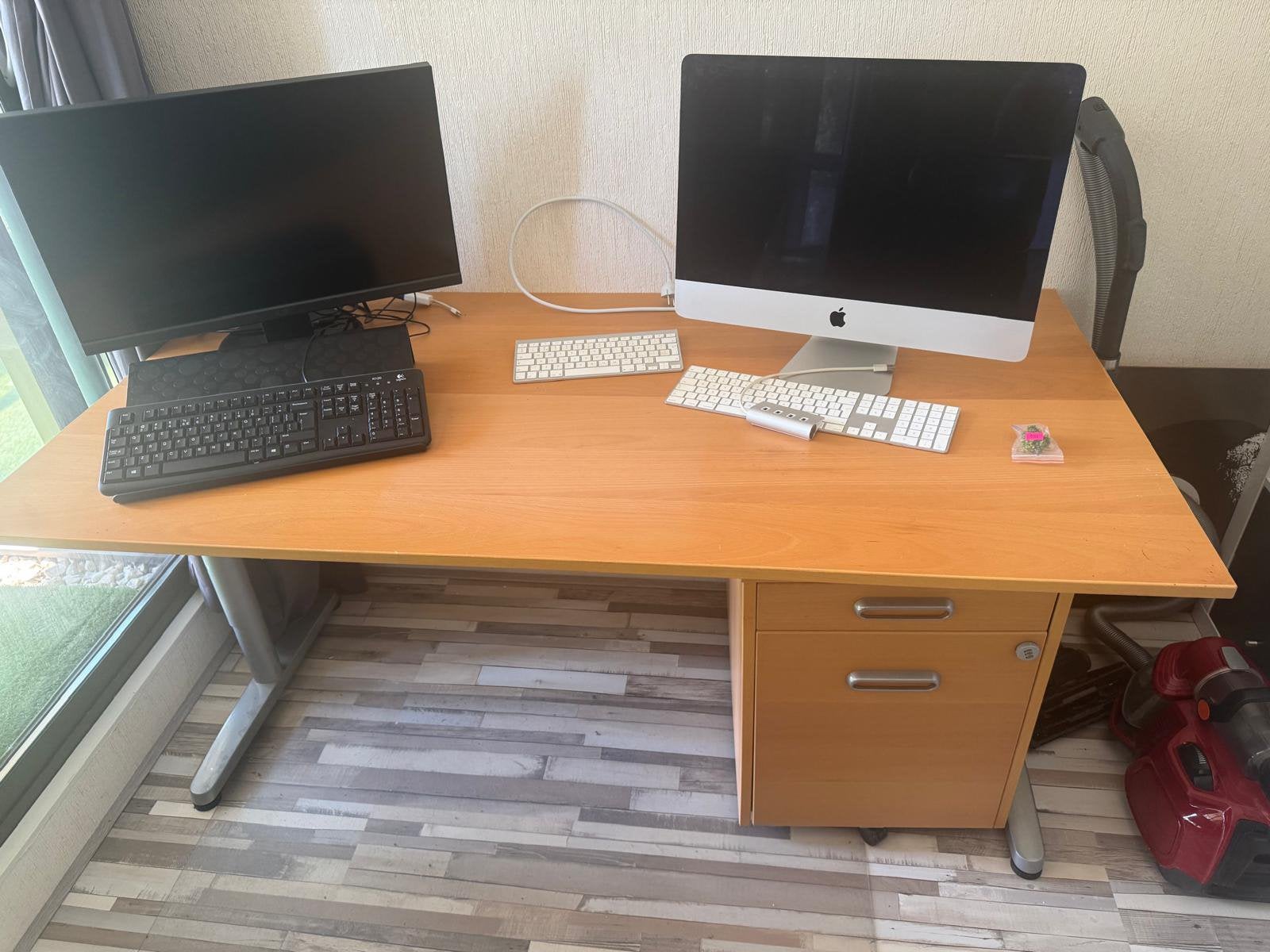 Gratis bureau, Ophalen, Zo goed als nieuw