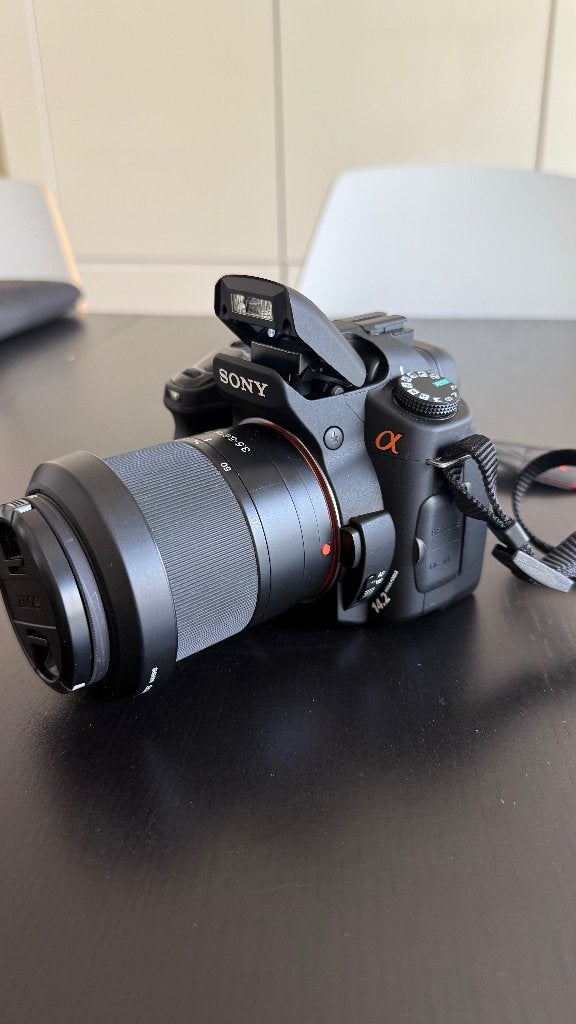 Sony A350 + sony kitlens en oplader, Audio, Tv en Foto, 14 megapixels, Spiegelreflex, Accu, Ophalen of Verzenden
