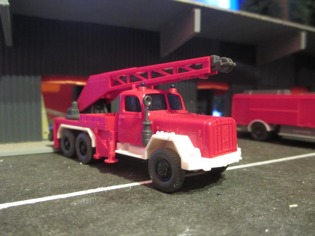 Magirus Pluto KW16 Telescoop-kraanwagen Wiking Brandweer #3, Ophalen of Verzenden, Gebruikt, Bus of Vrachtwagen, Wiking