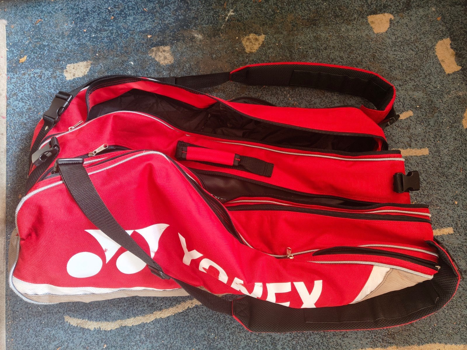 Yonex Tennistas - Zo goed als nieuw, Sport en Fitness, Tennis, Zo goed als nieuw, Tas, L2, Ophalen of Verzenden