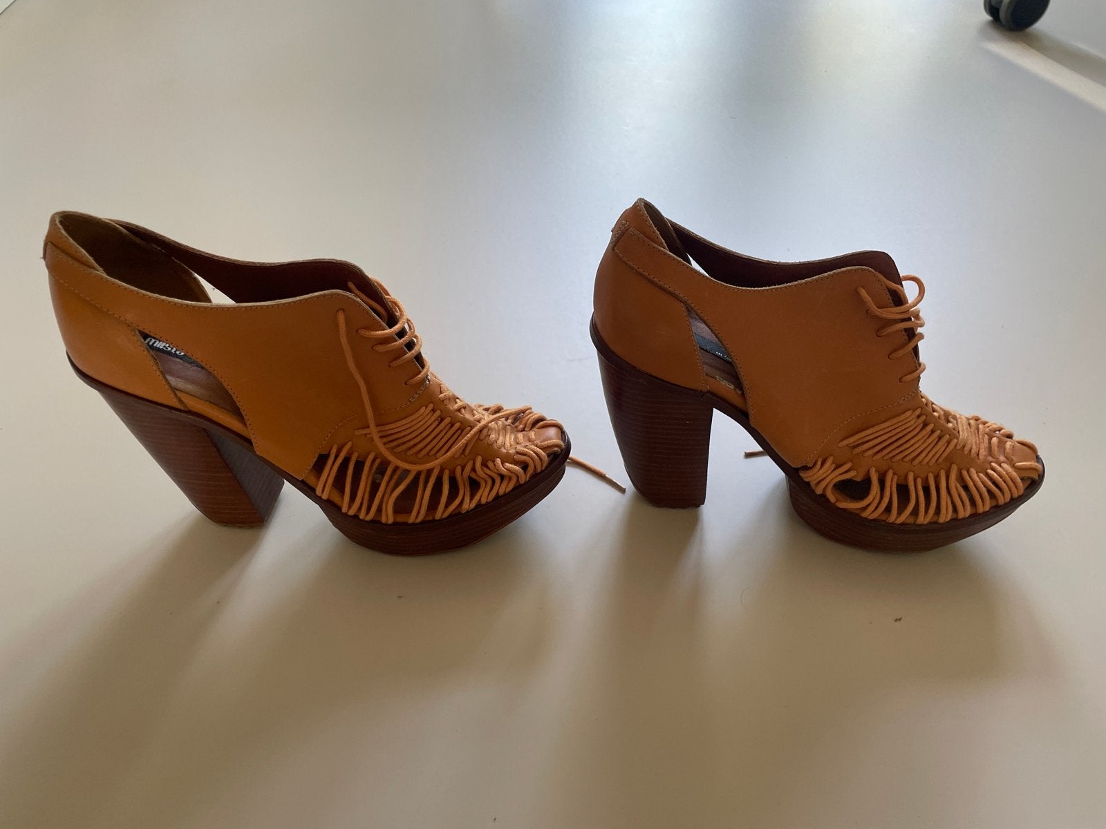 Miista leren sandalen met hak - Maat 41, Ophalen, Zo goed als nieuw, Bruin, Sandalen of Muiltjes
