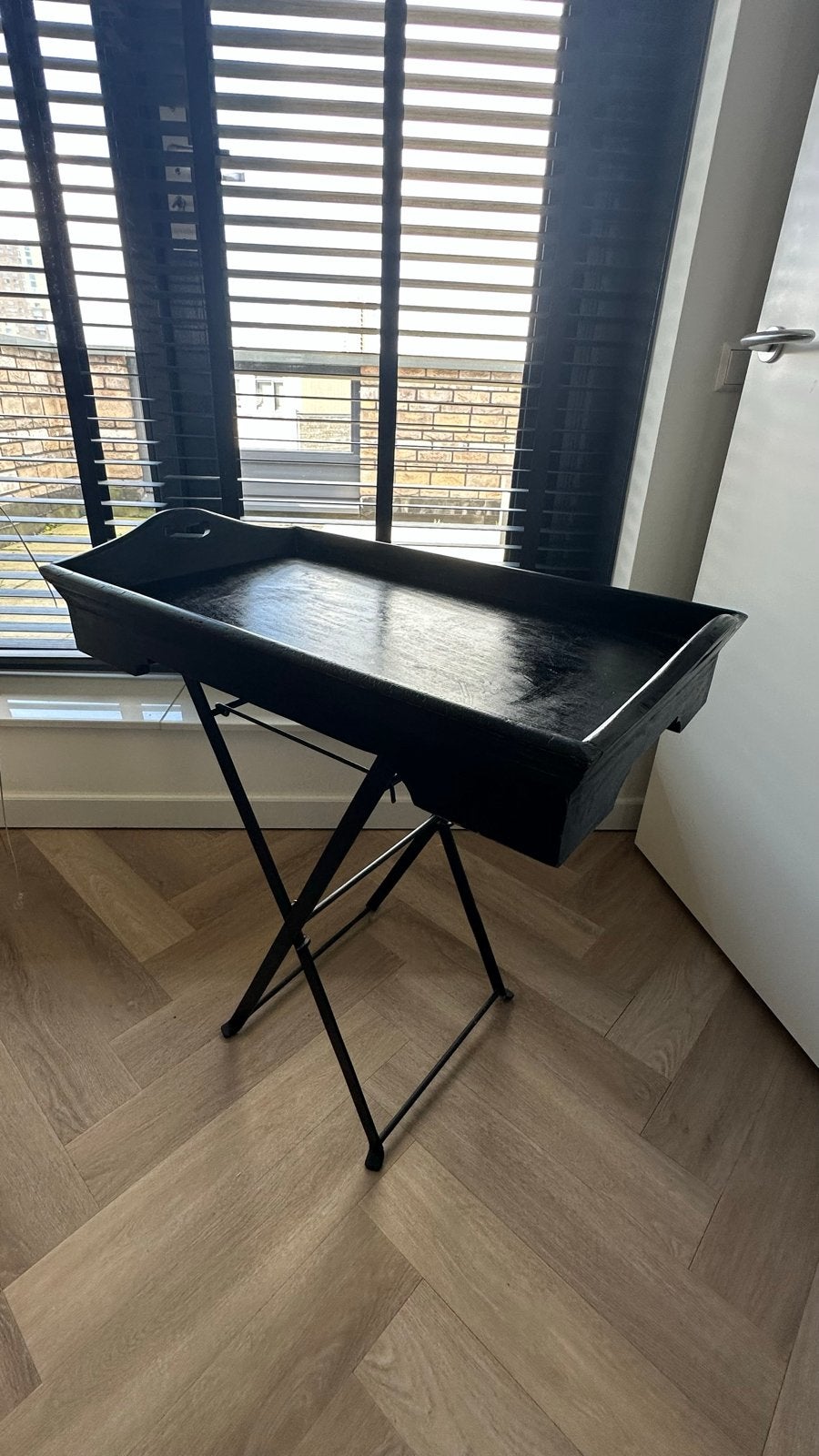Zwart dienblad op inklapbaar onderstel, Ophalen, Gebruikt, 75 cm of meer, 60 cm of meer