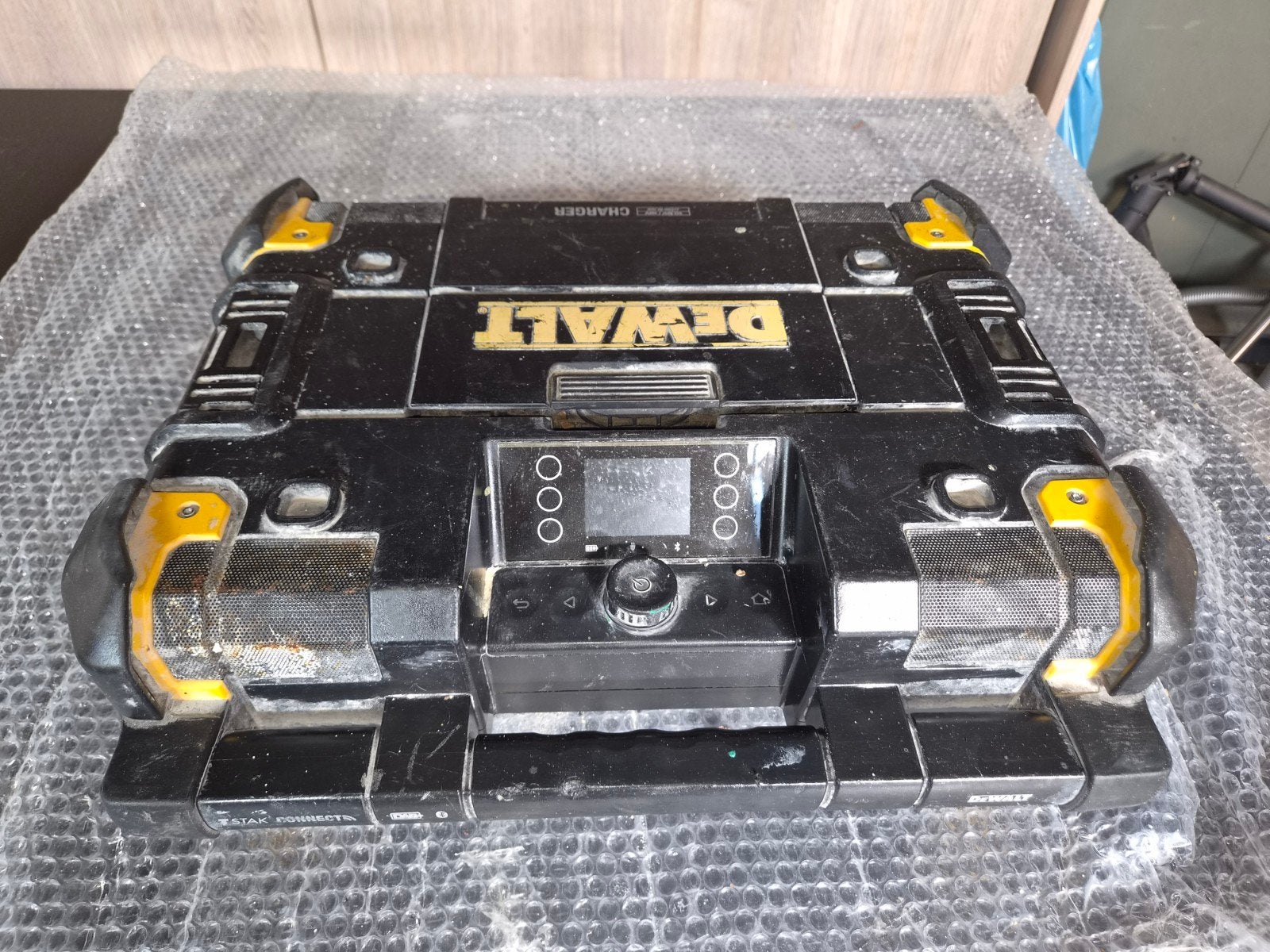 DeWalt TStak Radio en Lader (model DWST1-81078-QW)., Ophalen of Verzenden, Bouwradio